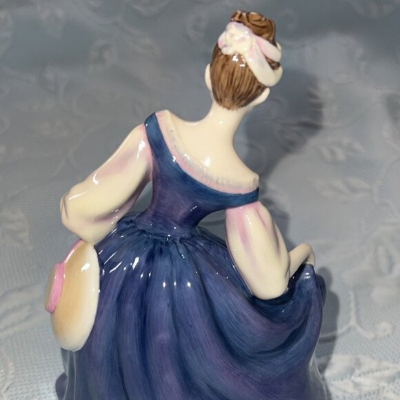 ROYAL DOULTON Pretty Ladies Alyssa - Bluish Mauve - Picture 4 of 6